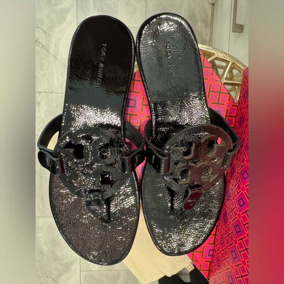 ❌SOLD❌Tory Burch’ Iconic Miller, Soft Patent Leather Sandal, Perfect Black - Picture 3 of 6